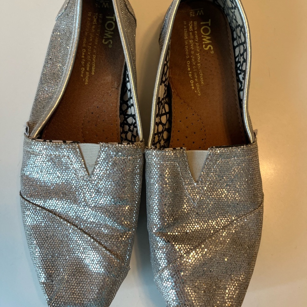 7.5 TOMS Women's Glitter Silver Sparkle Flats
